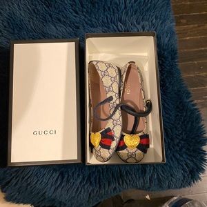 Gucci kids shoes size 28